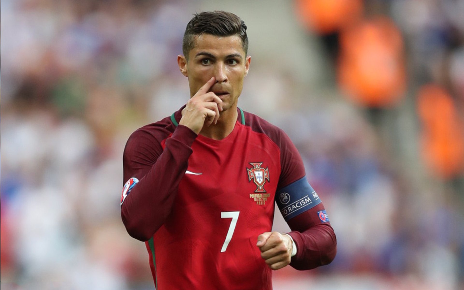 格列兹曼在国家队比赛中振奋表现